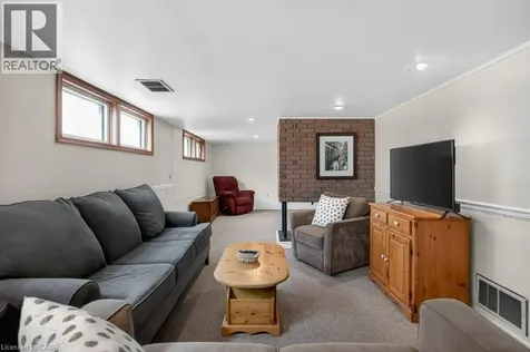 362 Pepper Drive Burlington ON L8R 3C9