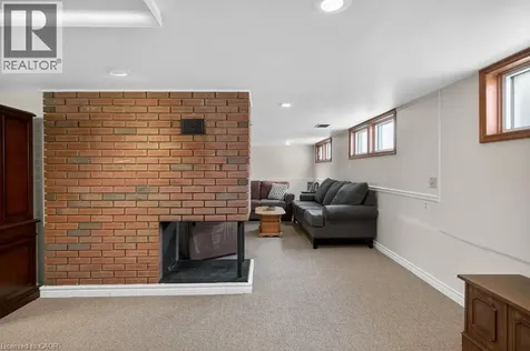 362 Pepper Drive Burlington ON L8R 3C9