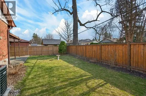 362 Pepper Drive Burlington ON L8R 3C9