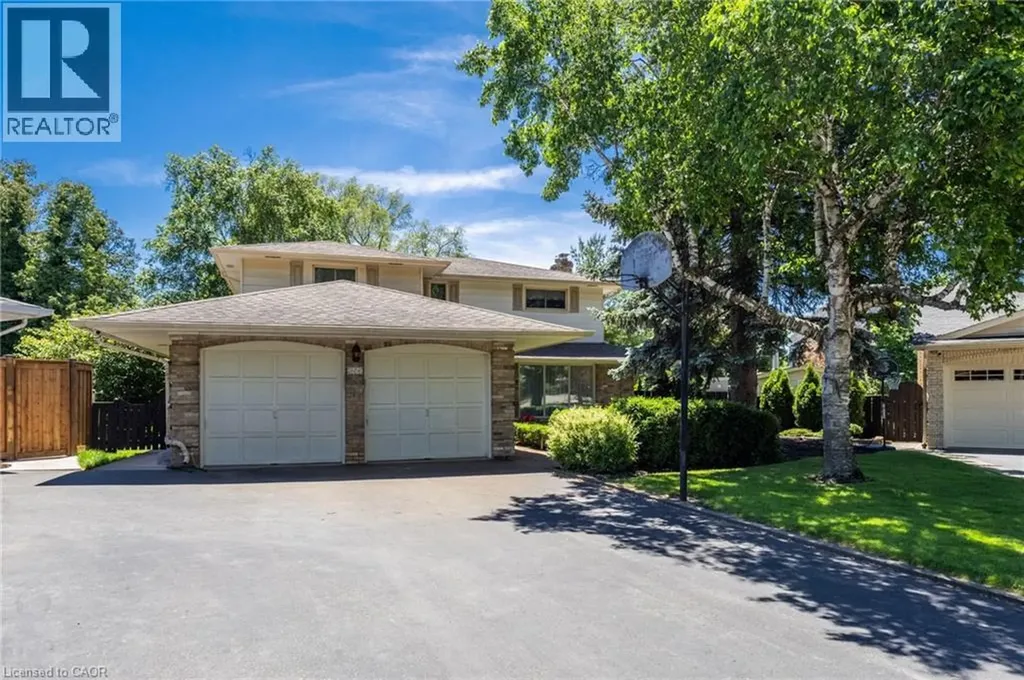 304 Oakwood Court Burlington ON L7N 1W9