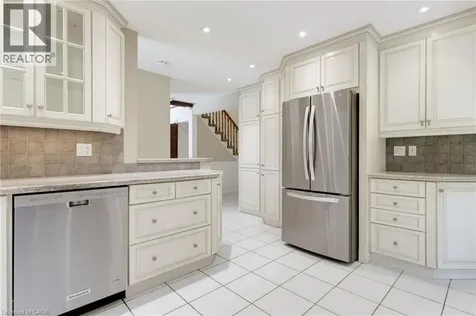 304 Oakwood Court Burlington ON L7N 1W9