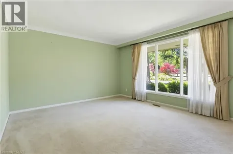 304 Oakwood Court Burlington ON L7N 1W9