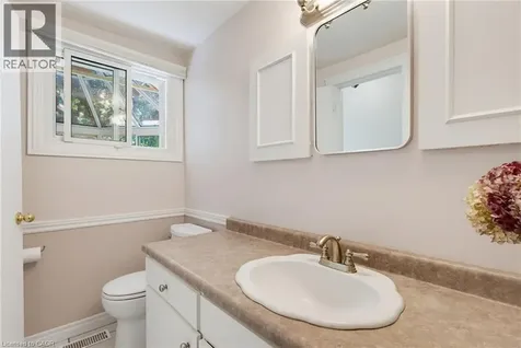 304 Oakwood Court Burlington ON L7N 1W9