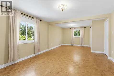 304 Oakwood Court Burlington ON L7N 1W9