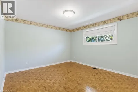 304 Oakwood Court Burlington ON L7N 1W9