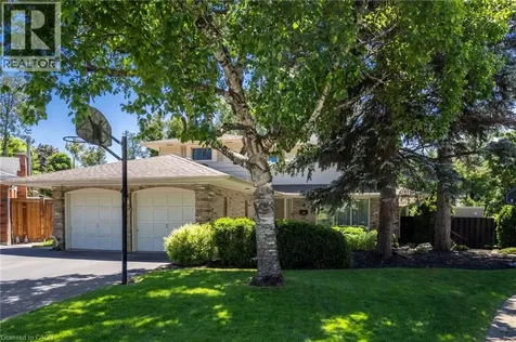 304 Oakwood Court Burlington ON L7N 1W9