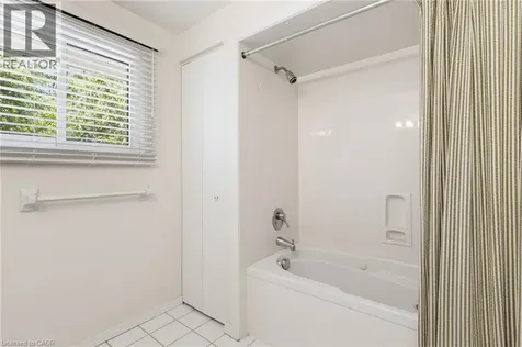 304 Oakwood Court Burlington ON L7N 1W9