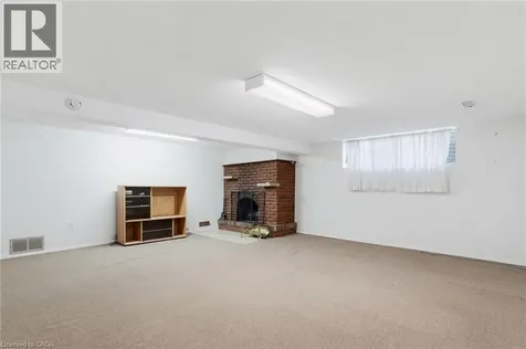 304 Oakwood Court Burlington ON L7N 1W9