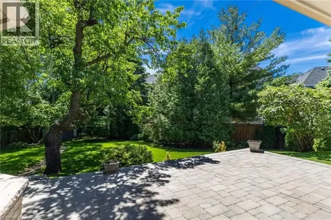304 Oakwood Court Burlington ON L7N 1W9