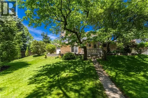 304 Oakwood Court Burlington ON L7N 1W9