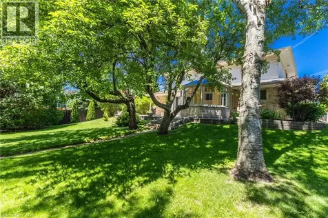 304 Oakwood Court Burlington ON L7N 1W9