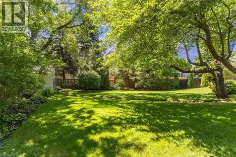 304 Oakwood Court Burlington ON L7N 1W9