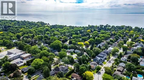 304 Oakwood Court Burlington ON L7N 1W9