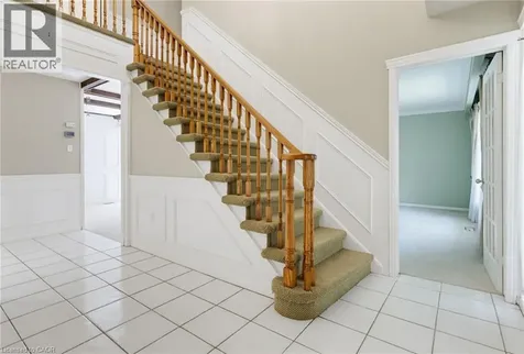 304 Oakwood Court Burlington ON L7N 1W9