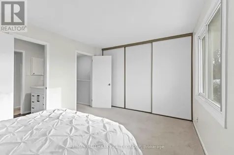 1160 Shillington Avenue Ottawa ON K1Z 7Z4