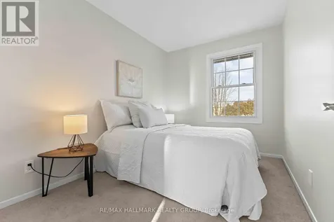 1160 Shillington Avenue Ottawa ON K1Z 7Z4