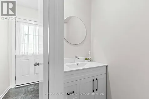 1160 Shillington Avenue Ottawa ON K1Z 7Z4