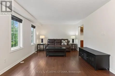 2043 Madrid Avenue Ottawa ON K2J 0K1