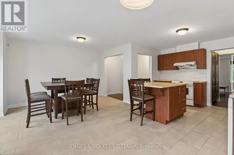 2043 Madrid Avenue Ottawa ON K2J 0K1