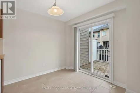 2043 Madrid Avenue Ottawa ON K2J 0K1