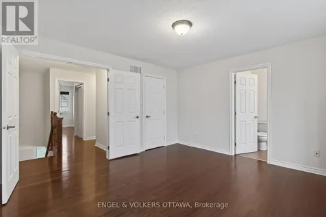 2043 Madrid Avenue Ottawa ON K2J 0K1