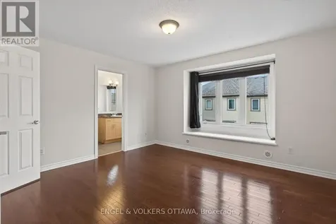 2043 Madrid Avenue Ottawa ON K2J 0K1