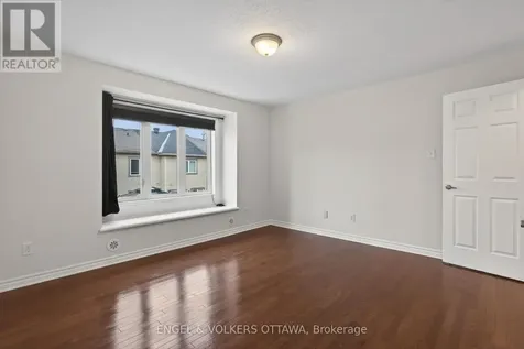 2043 Madrid Avenue Ottawa ON K2J 0K1