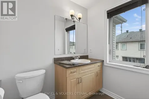 2043 Madrid Avenue Ottawa ON K2J 0K1
