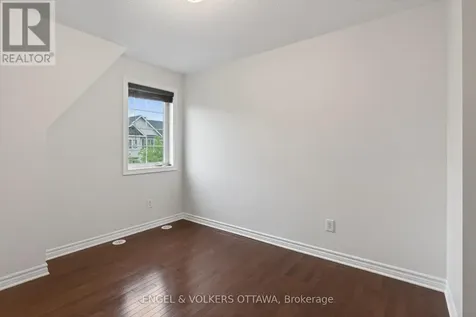 2043 Madrid Avenue Ottawa ON K2J 0K1
