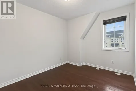2043 Madrid Avenue Ottawa ON K2J 0K1