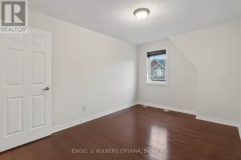2043 Madrid Avenue Ottawa ON K2J 0K1