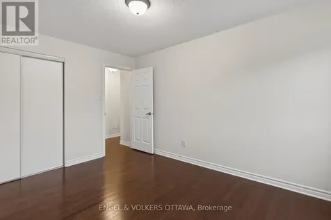 2043 Madrid Avenue Ottawa ON K2J 0K1