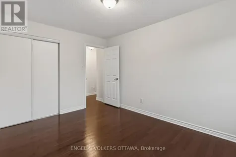 2043 Madrid Avenue Ottawa ON K2J 0K1