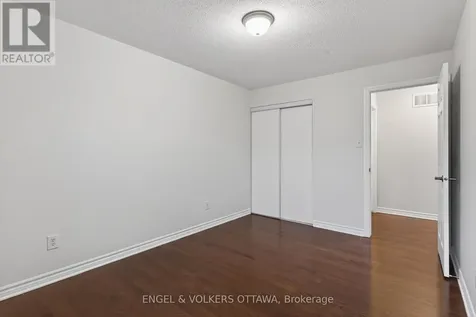 2043 Madrid Avenue Ottawa ON K2J 0K1