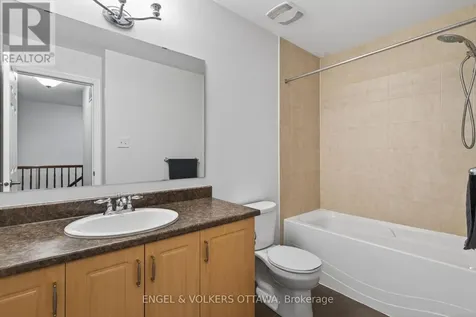 2043 Madrid Avenue Ottawa ON K2J 0K1