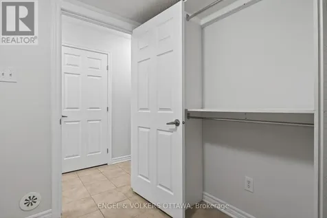 2043 Madrid Avenue Ottawa ON K2J 0K1