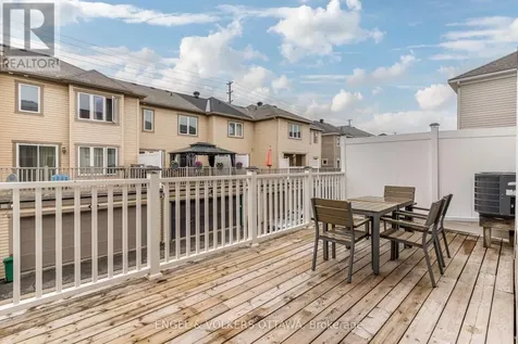 2043 Madrid Avenue Ottawa ON K2J 0K1