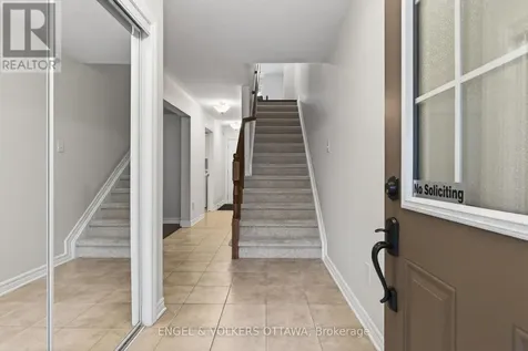 2043 Madrid Avenue Ottawa ON K2J 0K1
