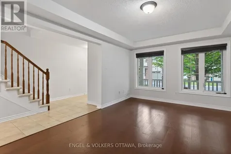 2043 Madrid Avenue Ottawa ON K2J 0K1