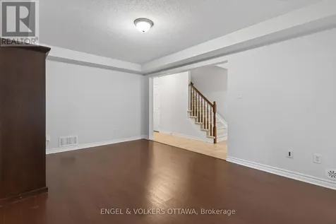 2043 Madrid Avenue Ottawa ON K2J 0K1