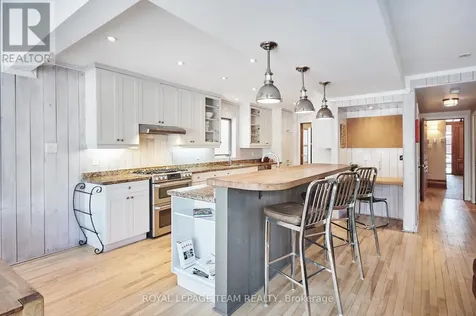 108 Stanley Avenue Ottawa ON K1M 1N9