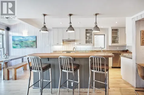 108 Stanley Avenue Ottawa ON K1M 1N9