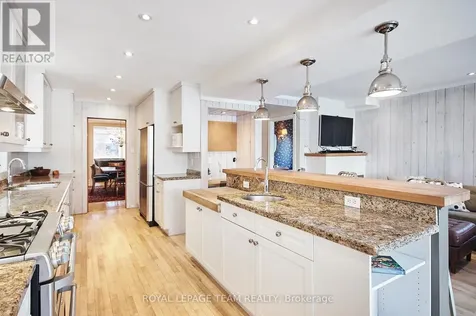 108 Stanley Avenue Ottawa ON K1M 1N9
