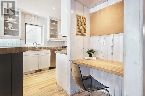 108 Stanley Avenue Ottawa ON K1M 1N9