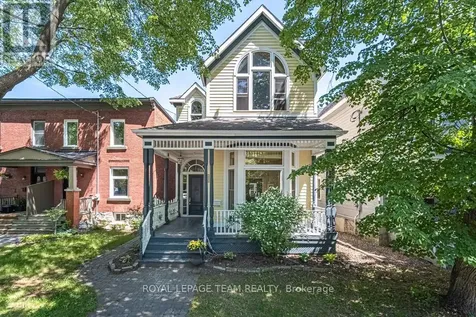 108 Stanley Avenue Ottawa ON K1M 1N9