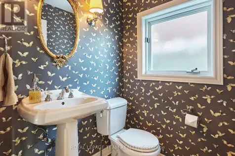 108 Stanley Avenue Ottawa ON K1M 1N9