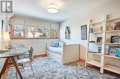 108 Stanley Avenue Ottawa ON K1M 1N9