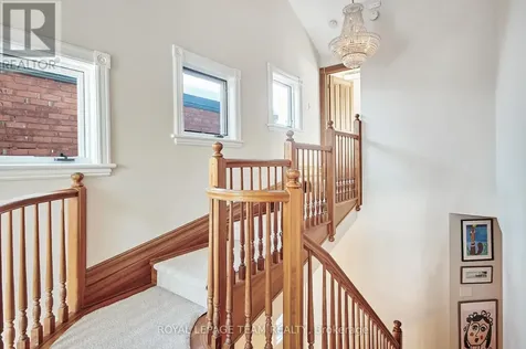 108 Stanley Avenue Ottawa ON K1M 1N9
