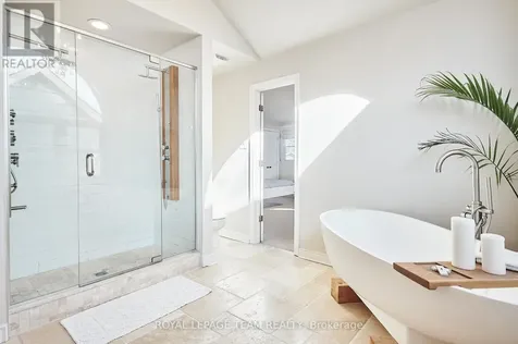 108 Stanley Avenue Ottawa ON K1M 1N9