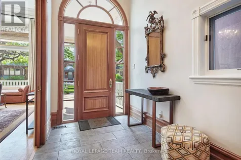 108 Stanley Avenue Ottawa ON K1M 1N9